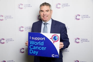 Craig supporting Cancer Research UK